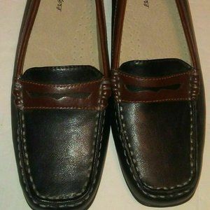 R by Trotters Women's Comfort Black/Brown Slip On